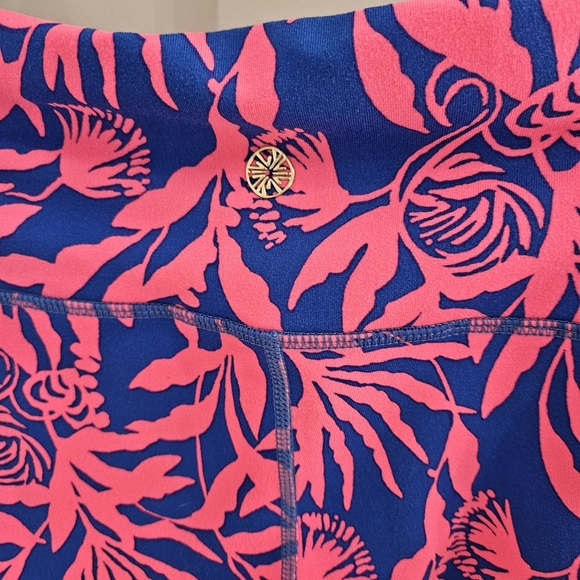 Lilly Pulitzer UPF 50+ High-Rise Leggings for Women - Flat Elastic Waistband - Picture 4 of 4
